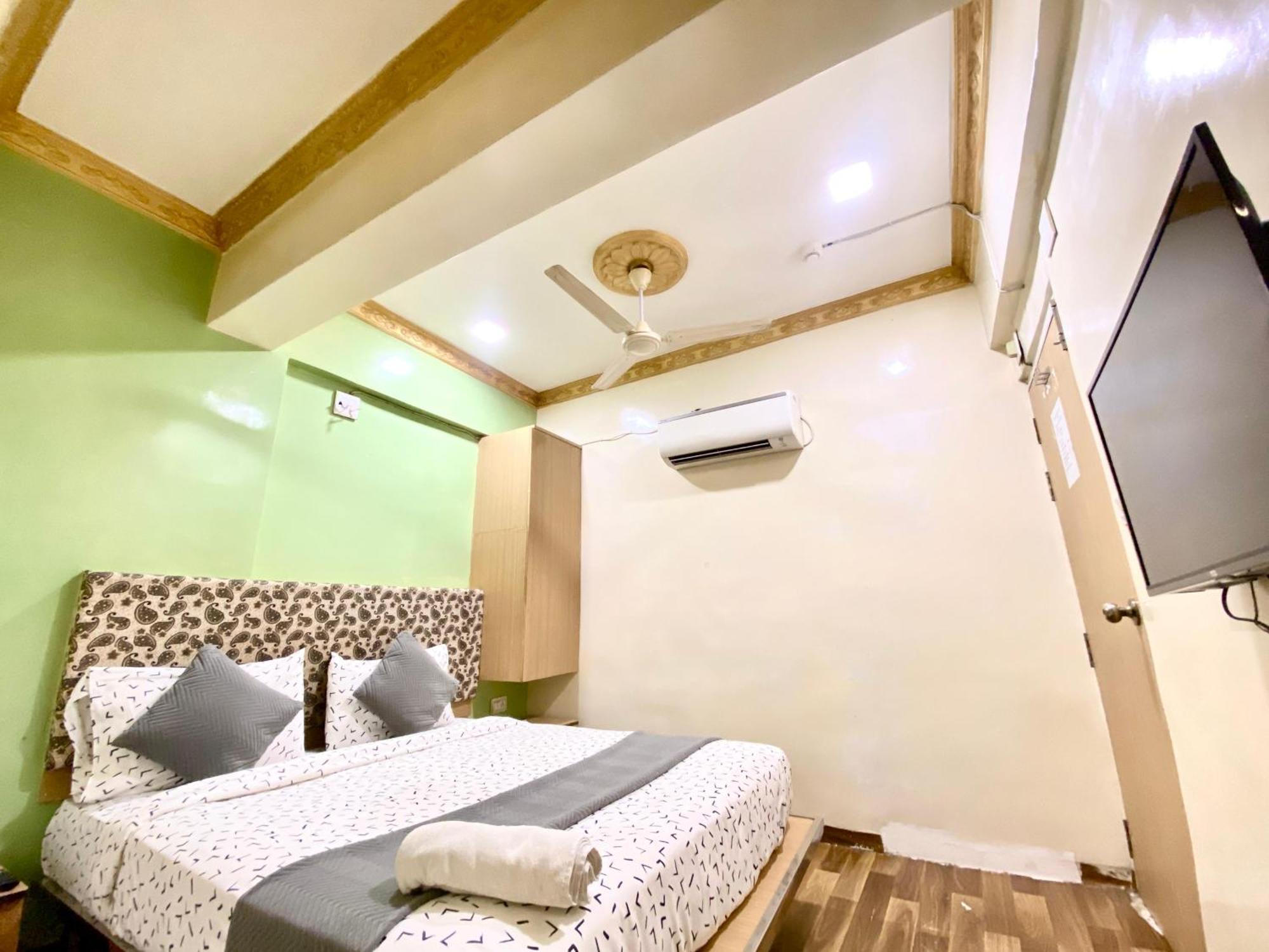 Hotel Abc Satellite Prahlad Nagar أحمد أباد المظهر الخارجي الصورة
