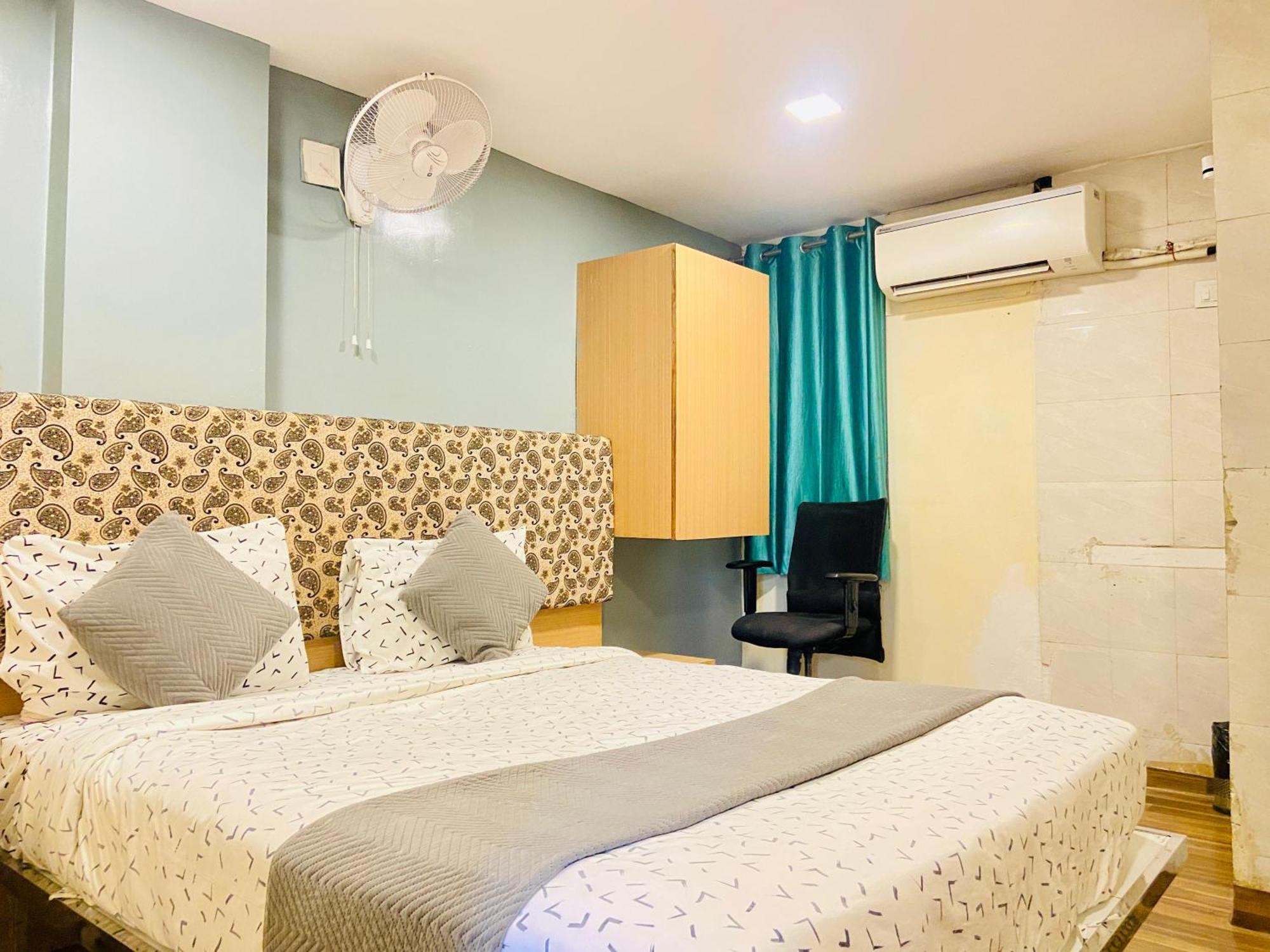 Hotel Abc Satellite Prahlad Nagar أحمد أباد المظهر الخارجي الصورة