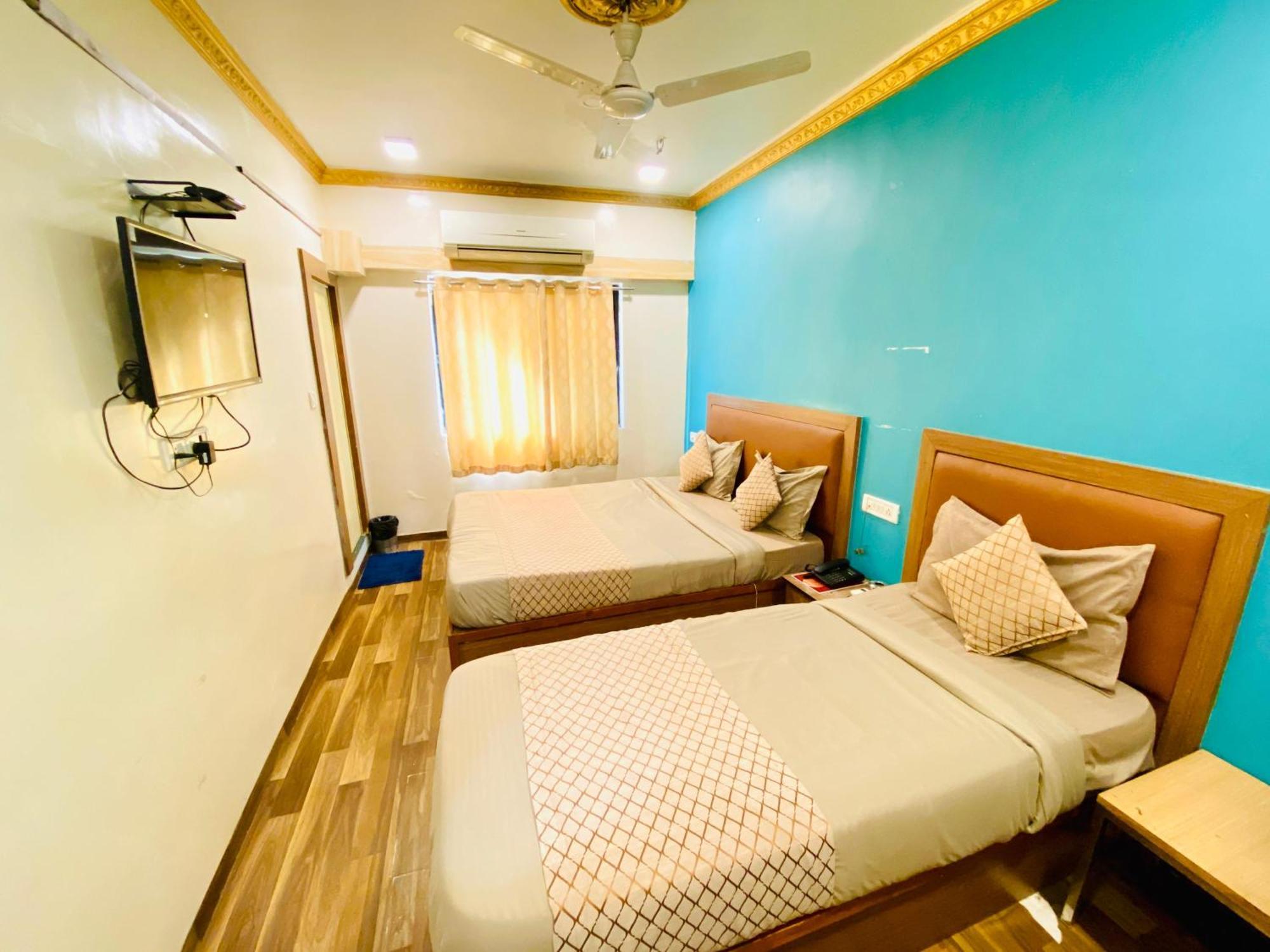 Hotel Abc Satellite Prahlad Nagar أحمد أباد المظهر الخارجي الصورة
