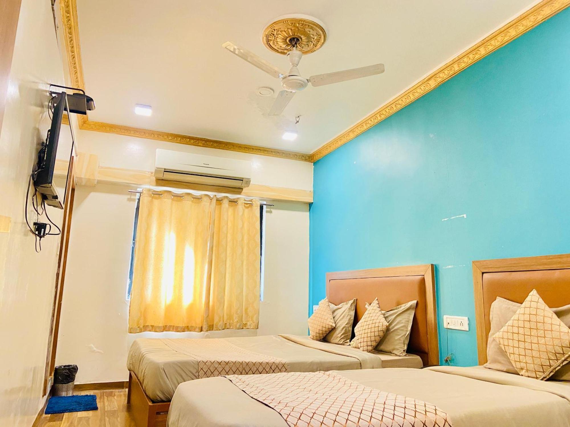 Hotel Abc Satellite Prahlad Nagar أحمد أباد المظهر الخارجي الصورة